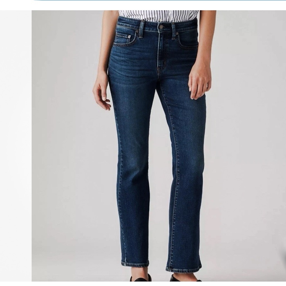 Levi’s Women's 725 Kick Bootcut in Dark Wash Vintage Stretch - 31x29.